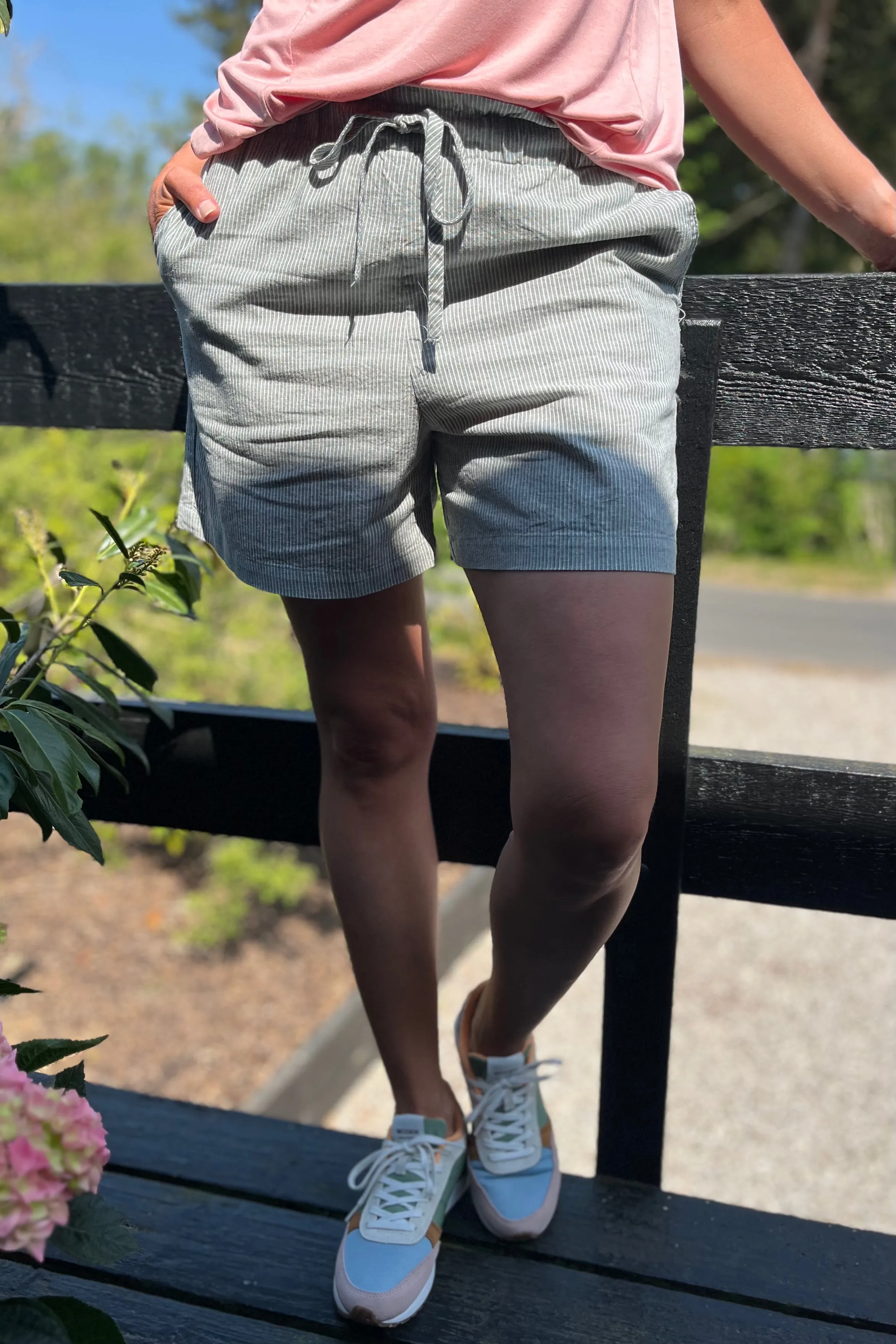 Brigitte Shorts | Shadow Green | Shorts fra French Laundry