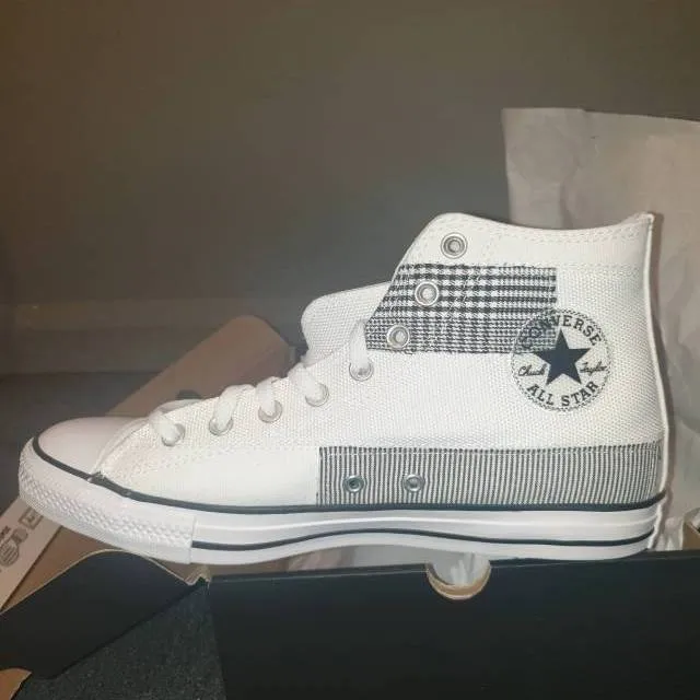 CONVERSE - CHUCK TAYLOR ALL STAR HI PATCH