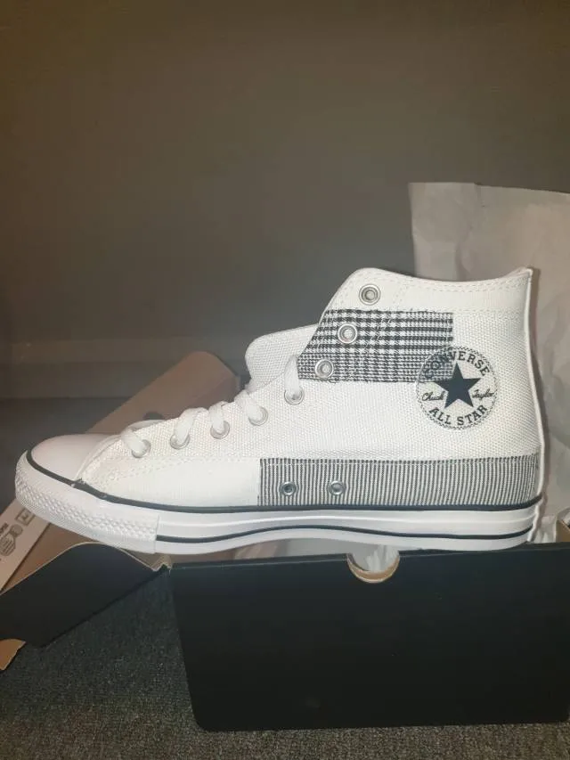 CONVERSE - CHUCK TAYLOR ALL STAR HI PATCH