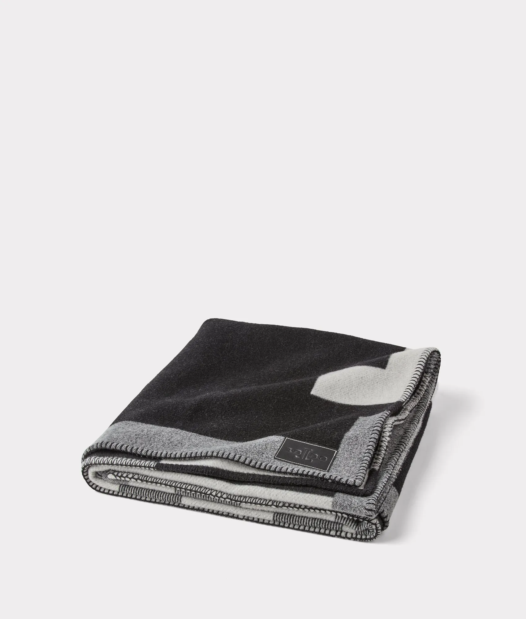 Heritage Blanket :: Black