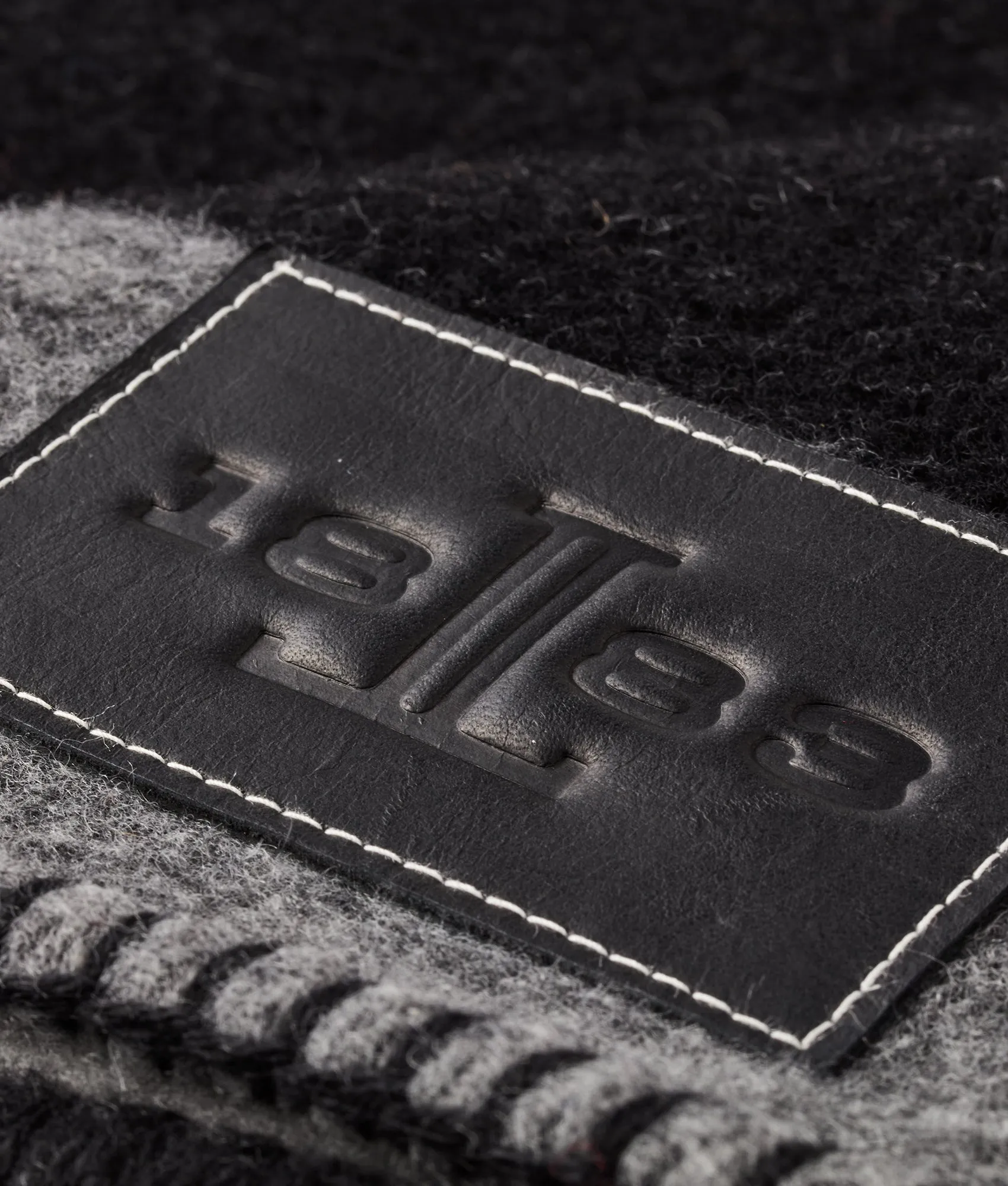 Heritage Blanket :: Black