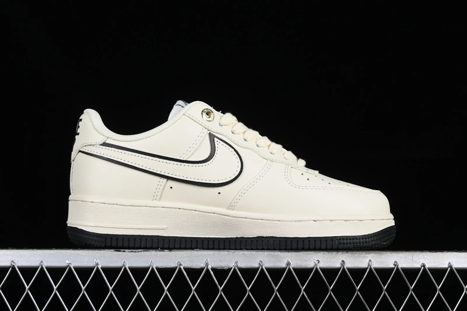 Nike Air Force 1 07 Low Cream Black Metallic Gold DQ7658-108