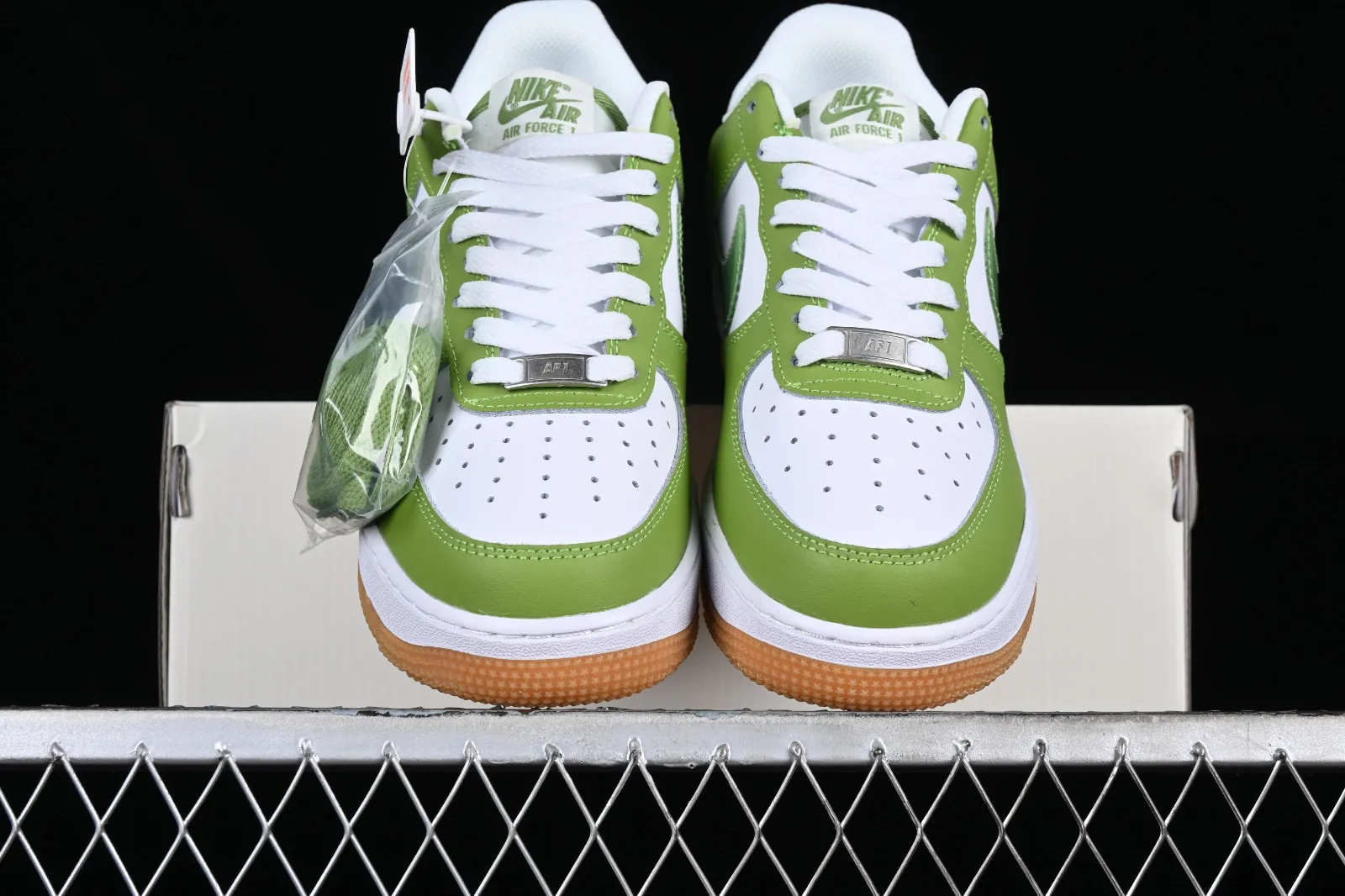 Nike Air Force 1 07 Low Green White Gum PF9055-777