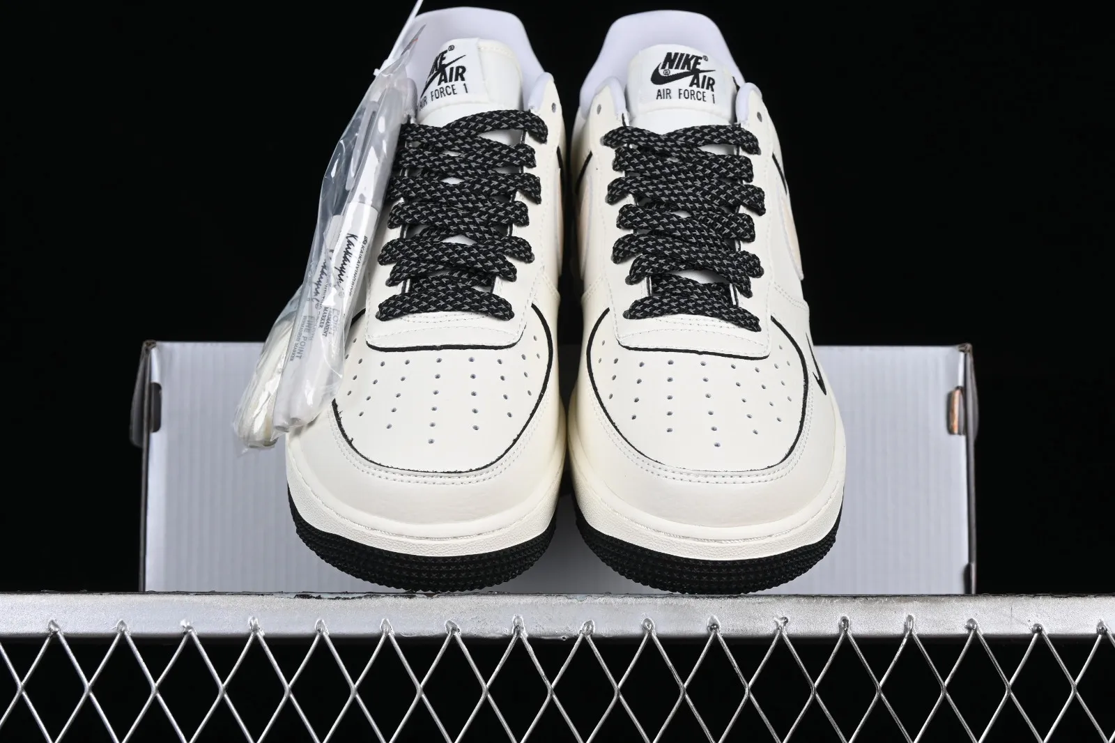 Nike Air Force 1 07 Low Off White Black DD9915-700