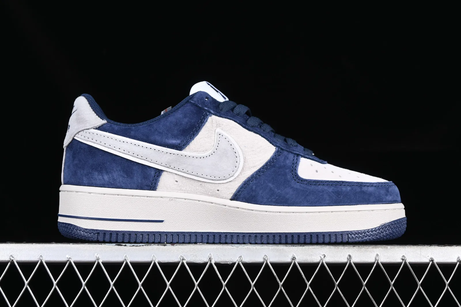 Nike Air Force 1 07 Low Suede Dark Blue Grey AV0383-228