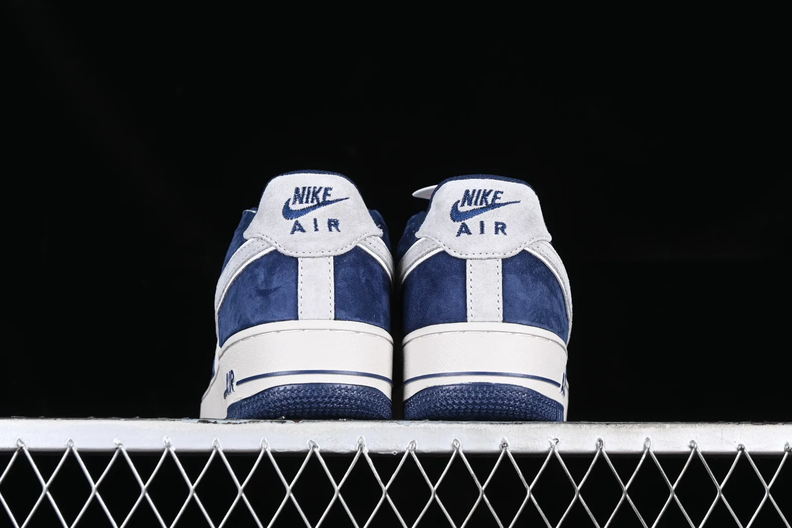 Nike Air Force 1 07 Low Suede Dark Blue Grey AV0383-228