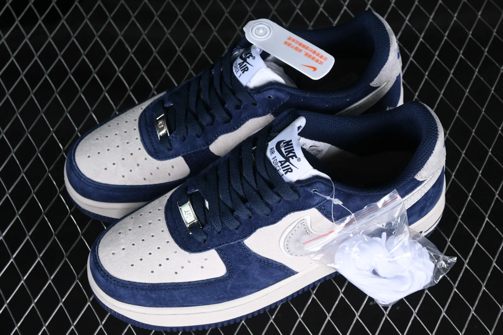 Nike Air Force 1 07 Low Suede Dark Blue Grey AV0383-228