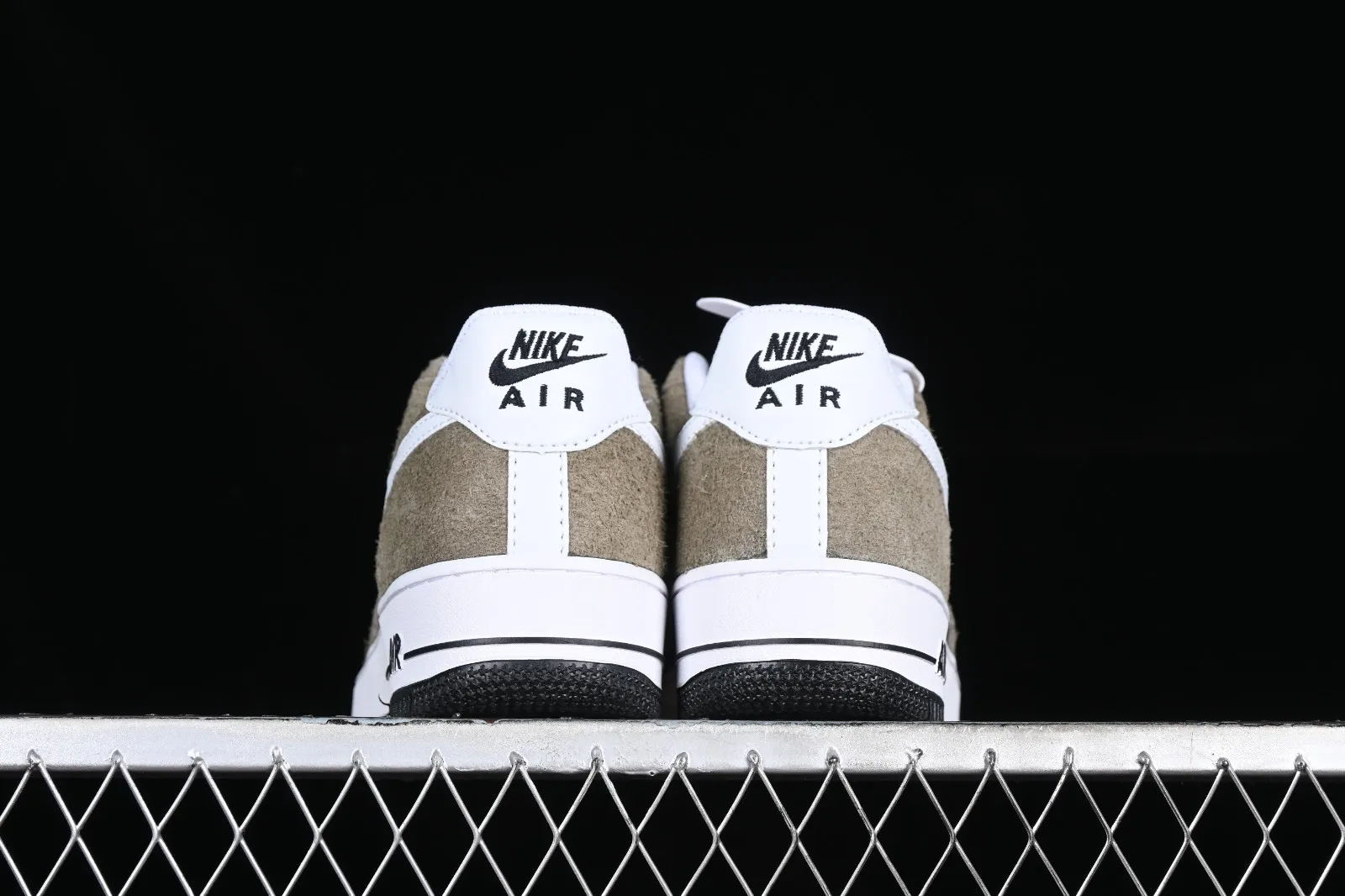 Nike Air Force 1 07 Low Suede Green Black White AV0383-225