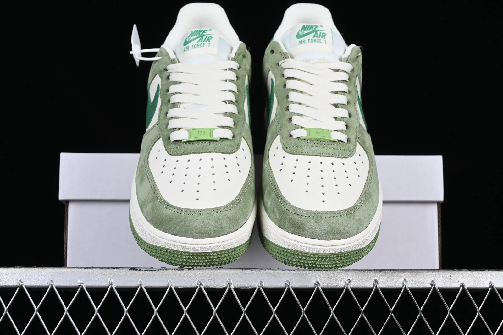 Nike Air Force 1 07 Low Suede Green White FF7795-111