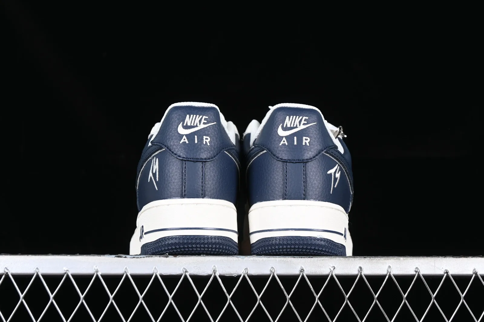 Nike Air Force 1 07 Low TS Dark Blue Off White lO5636-999