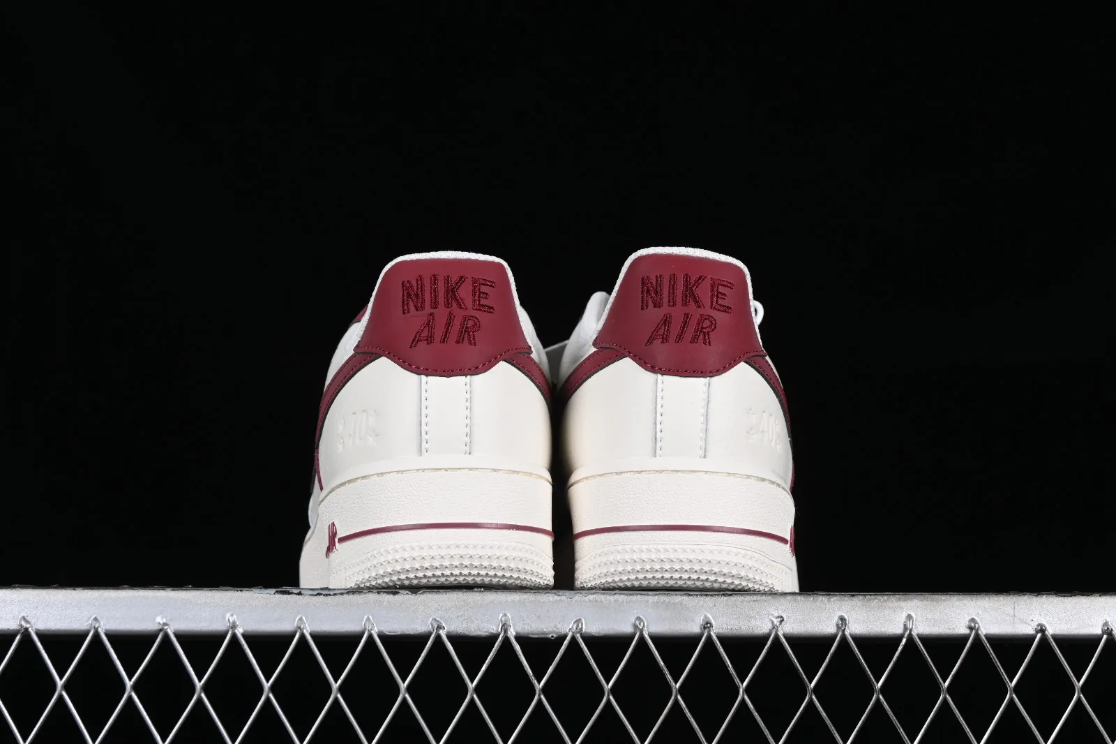 Nike Air Force 1 07 Low White Red Metallic Gold DQ7582-103