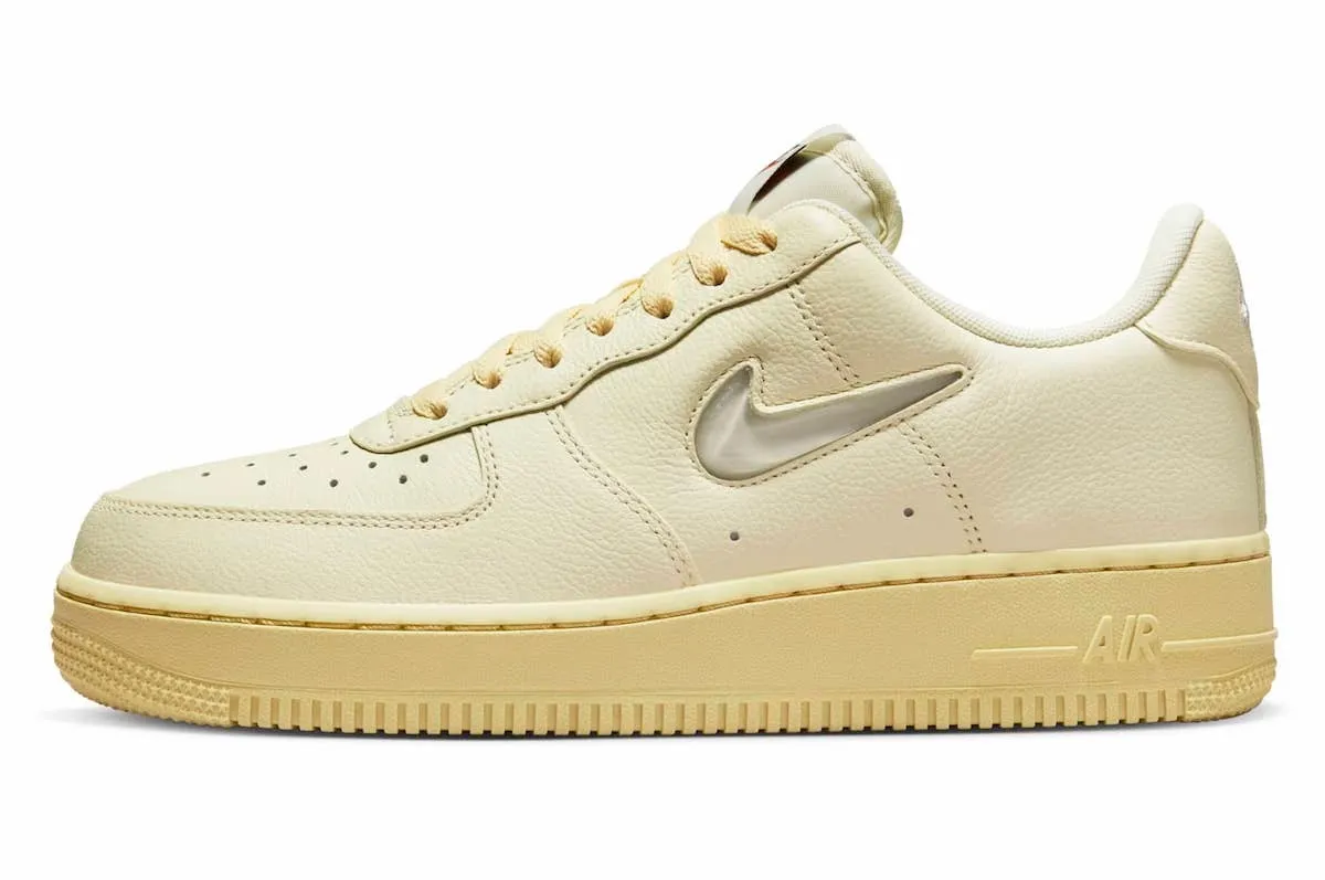 Nike Air Force 1 Low 07 LX Coconut Milk Light Bone Lemon Wash DO9456-100