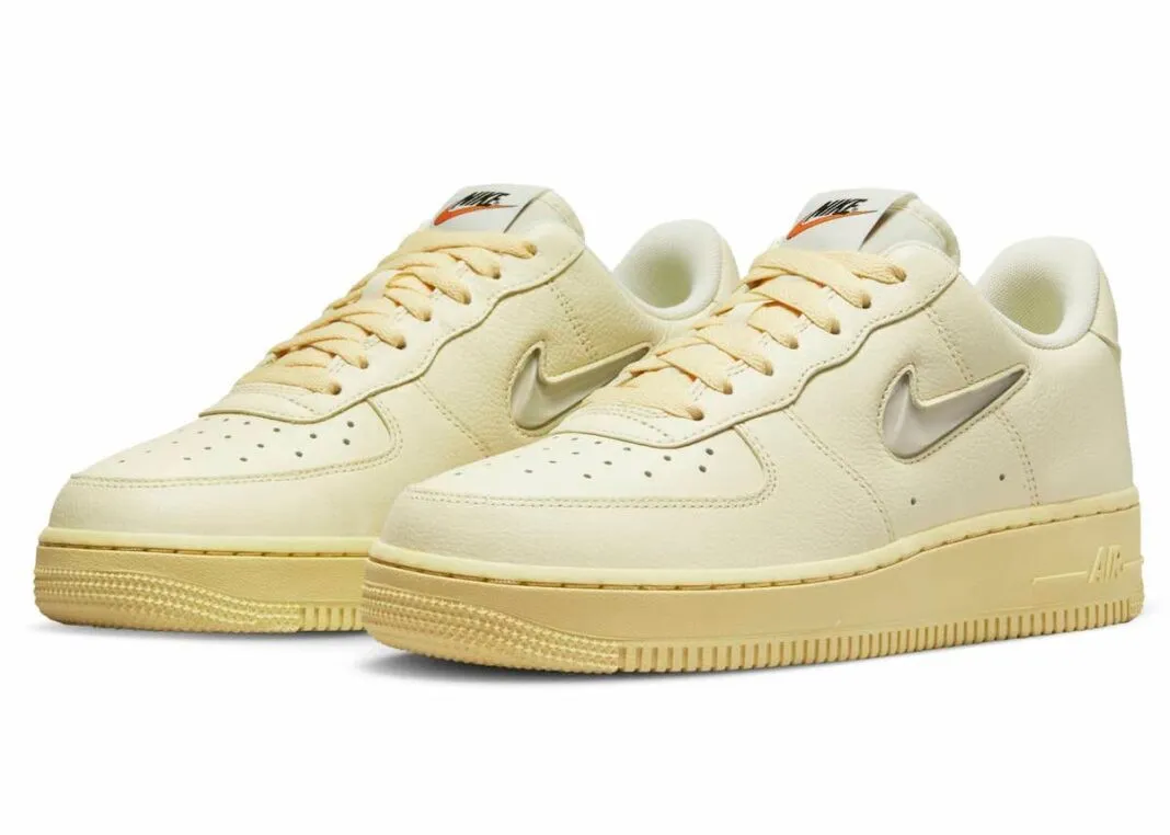 Nike Air Force 1 Low 07 LX Coconut Milk Light Bone Lemon Wash DO9456-100