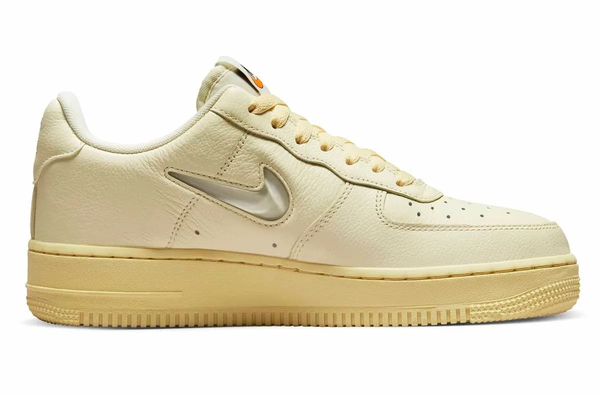 Nike Air Force 1 Low 07 LX Coconut Milk Light Bone Lemon Wash DO9456-100