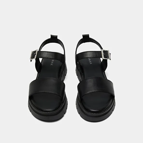 Platform sandals with straps in black leather