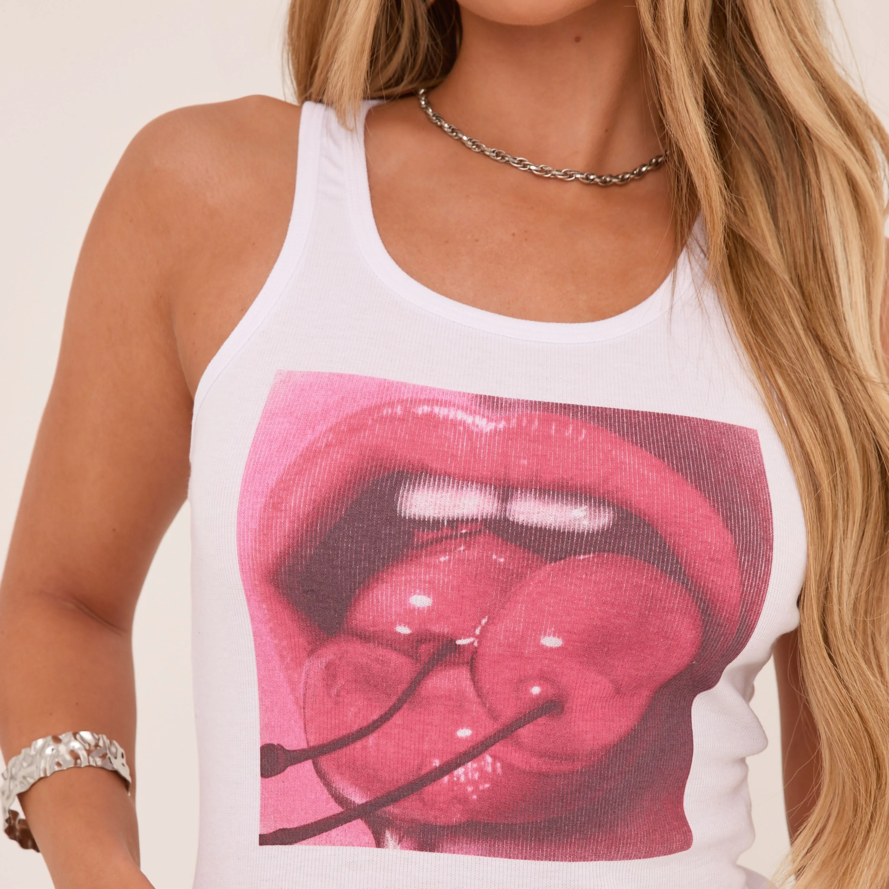 Scoop Neck Mouth Print Graphic Vest Top In White