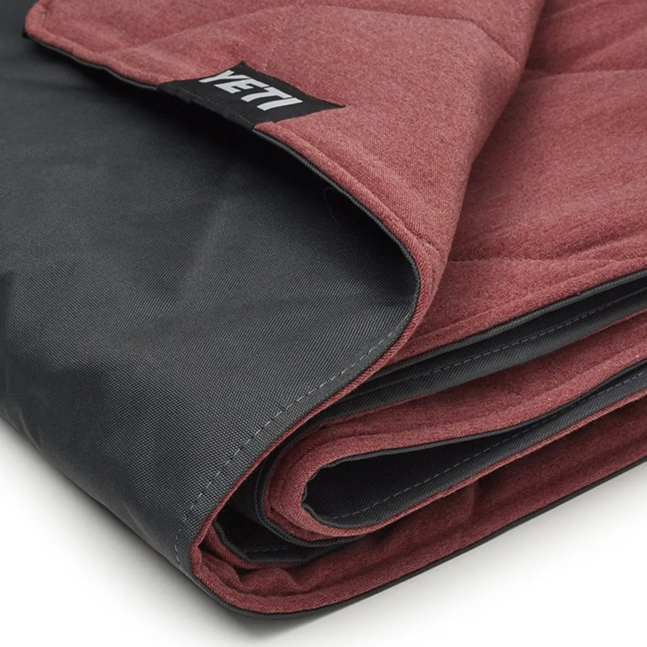 Yeti Lowlands Blanket Fireside Red